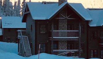 Vemdalsskalet, Högåsvillan 12-bädd Brunbjörnsv.10C