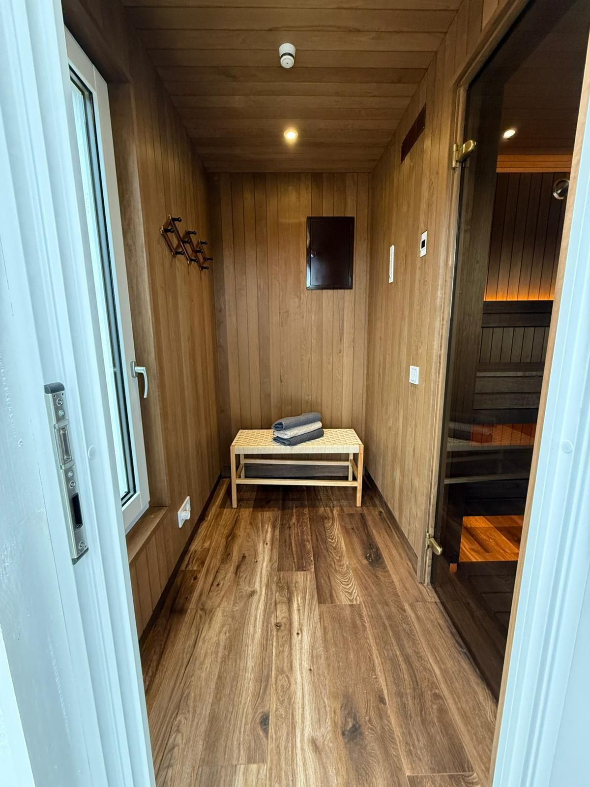 Modern Stuga med sjöutsikt, spa anläggning – bild 16 av 24