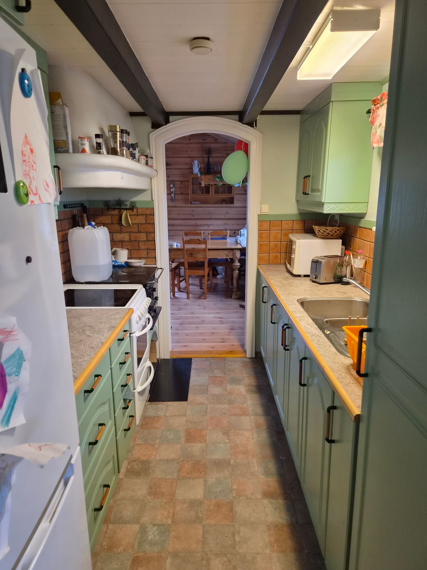 Stuga med strandläge. – bild 10 av 10