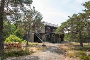 CHARMING TIMBER HOUSE IN THE STOCKHOLM ARCHIPELAGO