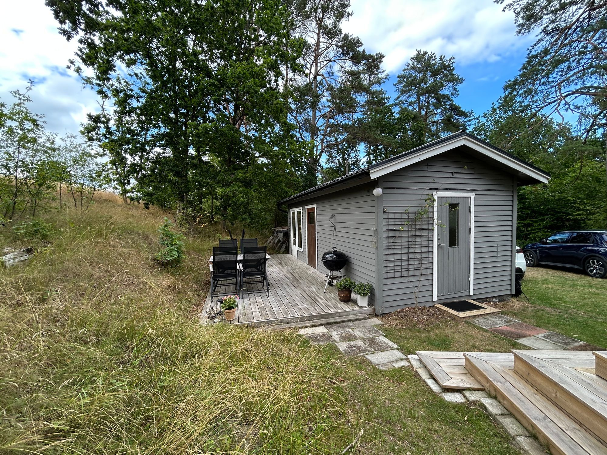Nyrenoverad stuga mitt skogen, vid Brösarps backar – bild 5 av 24