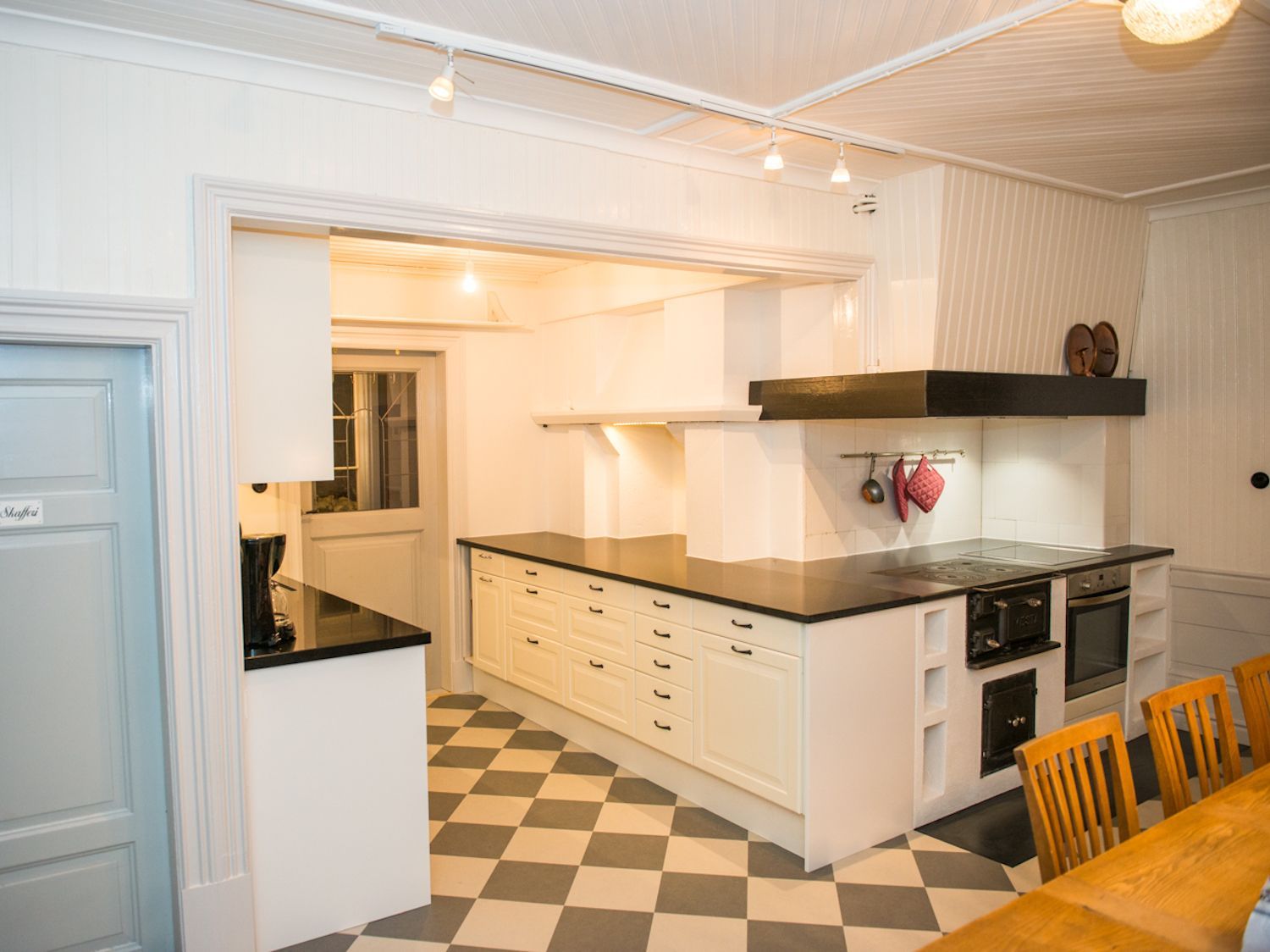 Helt träslott med 24 bäddar i Järvsö – bild 23 av 24