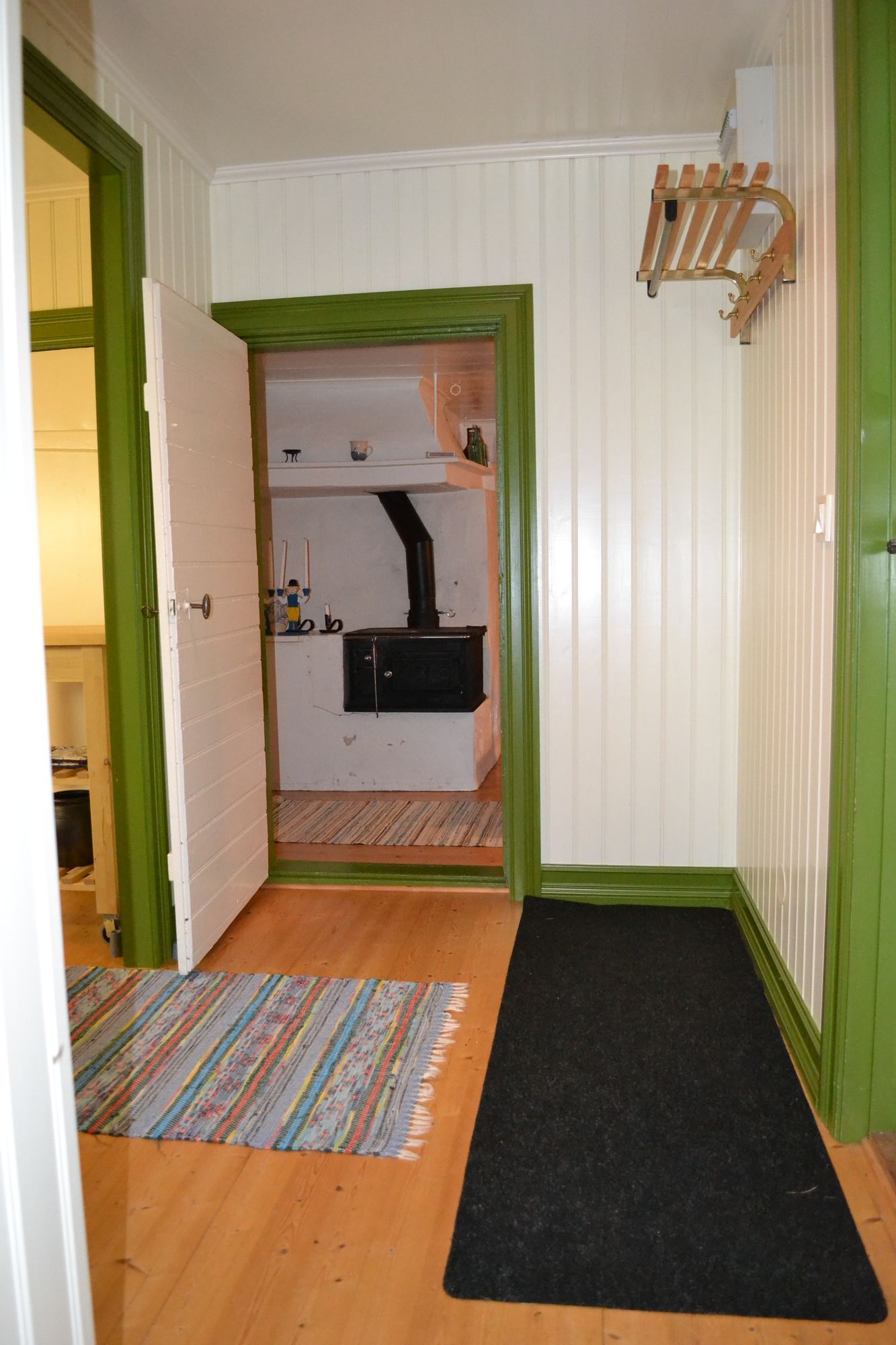 Charmigt torp vid sjön Åsunden – bild 13 av 14