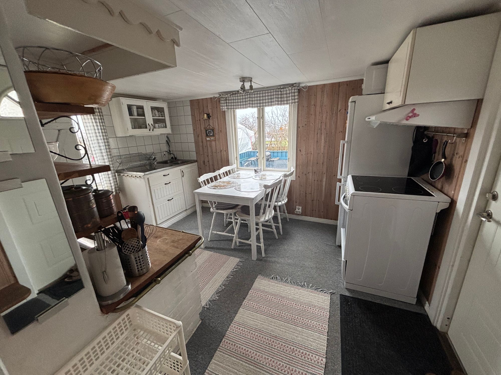 Charmig stuga på Öckerö – bild 7 av 15