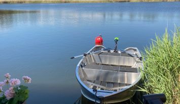 Nyare hus vid havet Egen tomt med brygga och båt