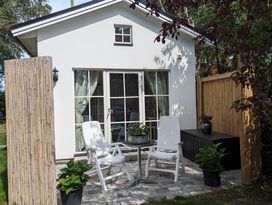 Cute cottage in Höllviken