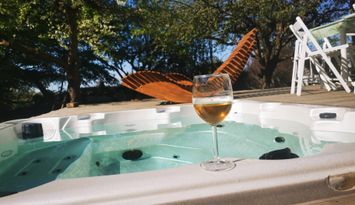 Yogi Wellness Gästhus med Jacuzzi