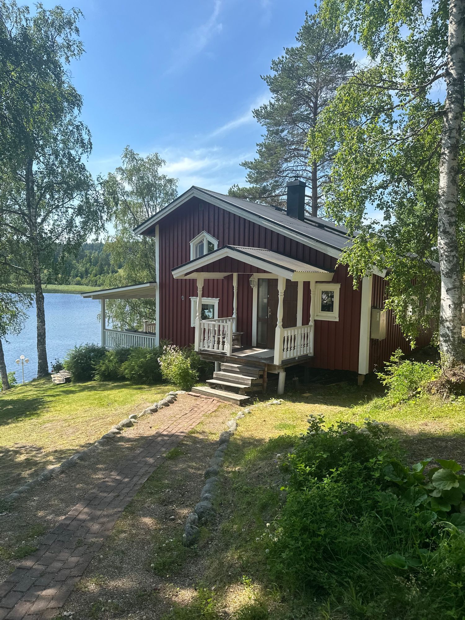 Stuga med sjötomt – bild 13 av 24