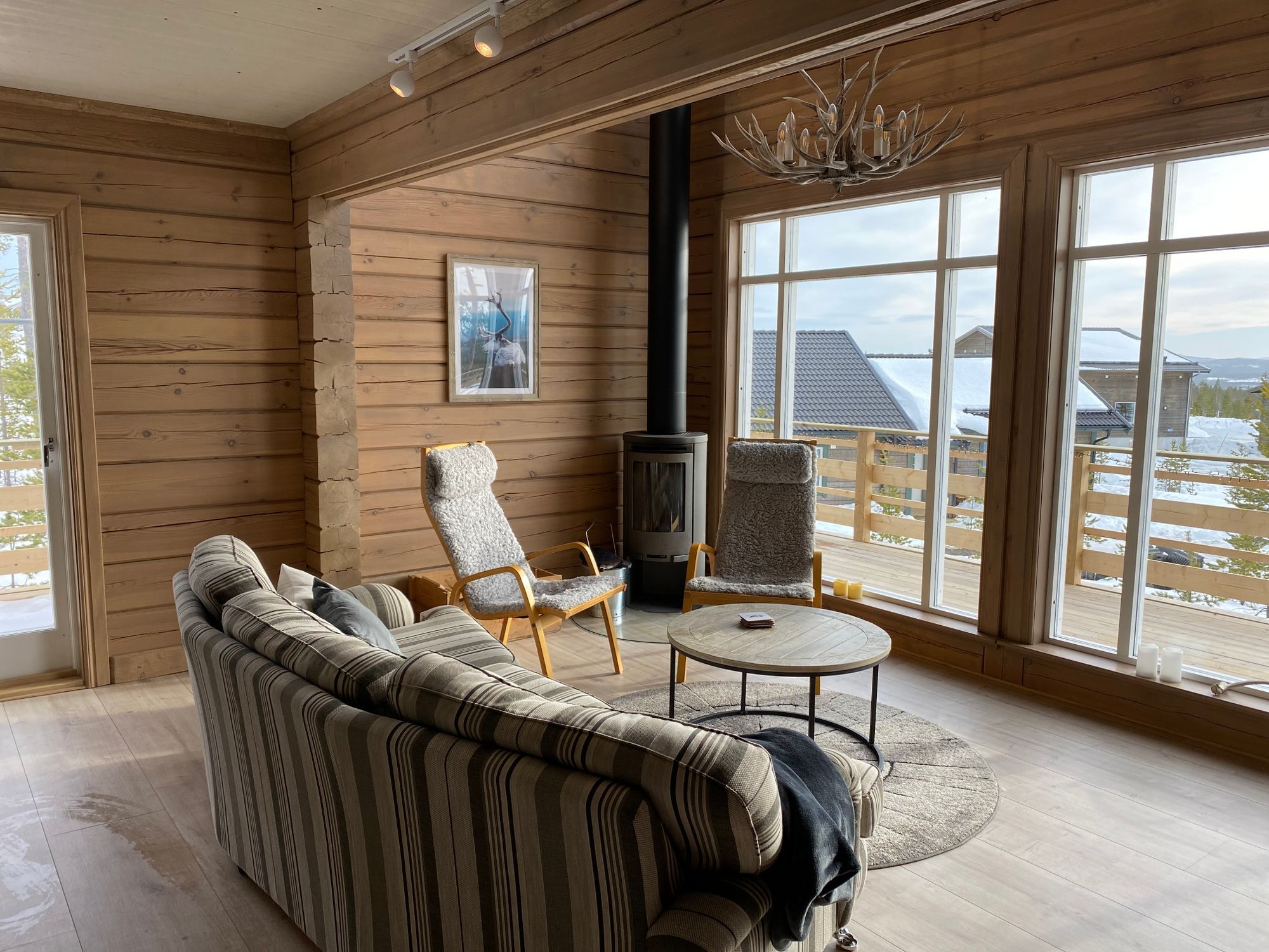Villa Fjällsaga, timmerhus med ski-in/ski-out läge – bild 10 av 23