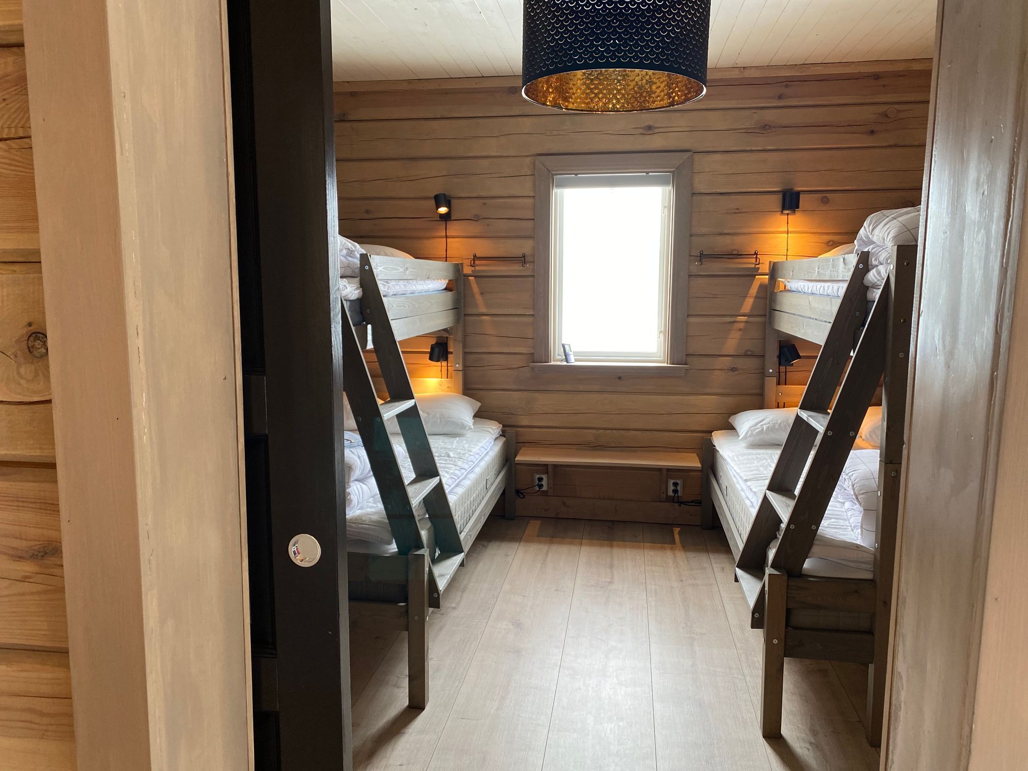 Villa Fjällsaga, timmerhus med ski-in/ski-out läge – bild 11 av 23