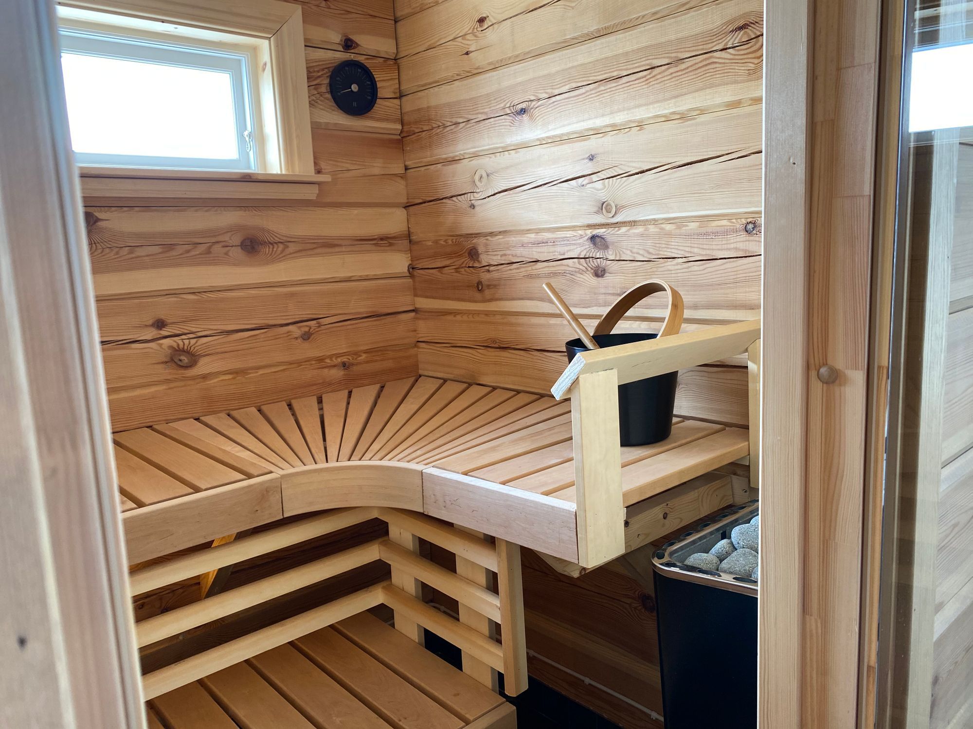 Villa Fjällsaga, timmerhus med ski-in/ski-out läge – bild 15 av 23