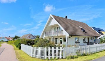 Villa Svea – Ljus & rymlig övilla nära Göteborg