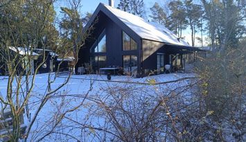 Nybyggt hus vid Sandby Strand