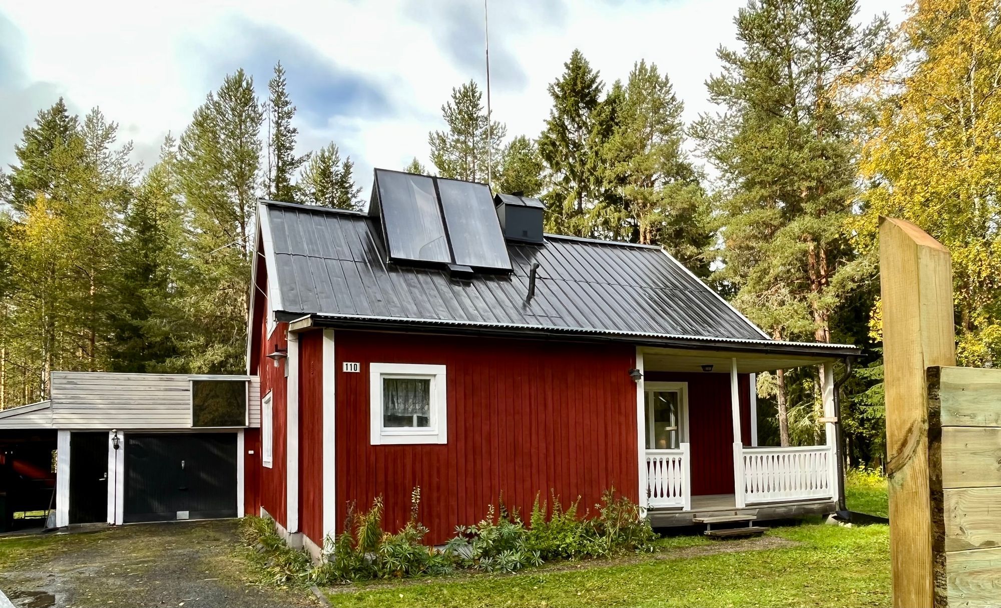 Mysigt hus med eldstad nära Östersund
