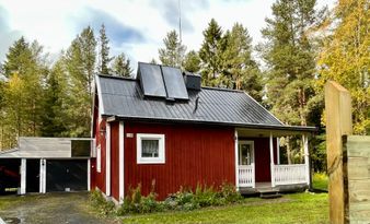 Mysigt hus med eldstad nära Östersund