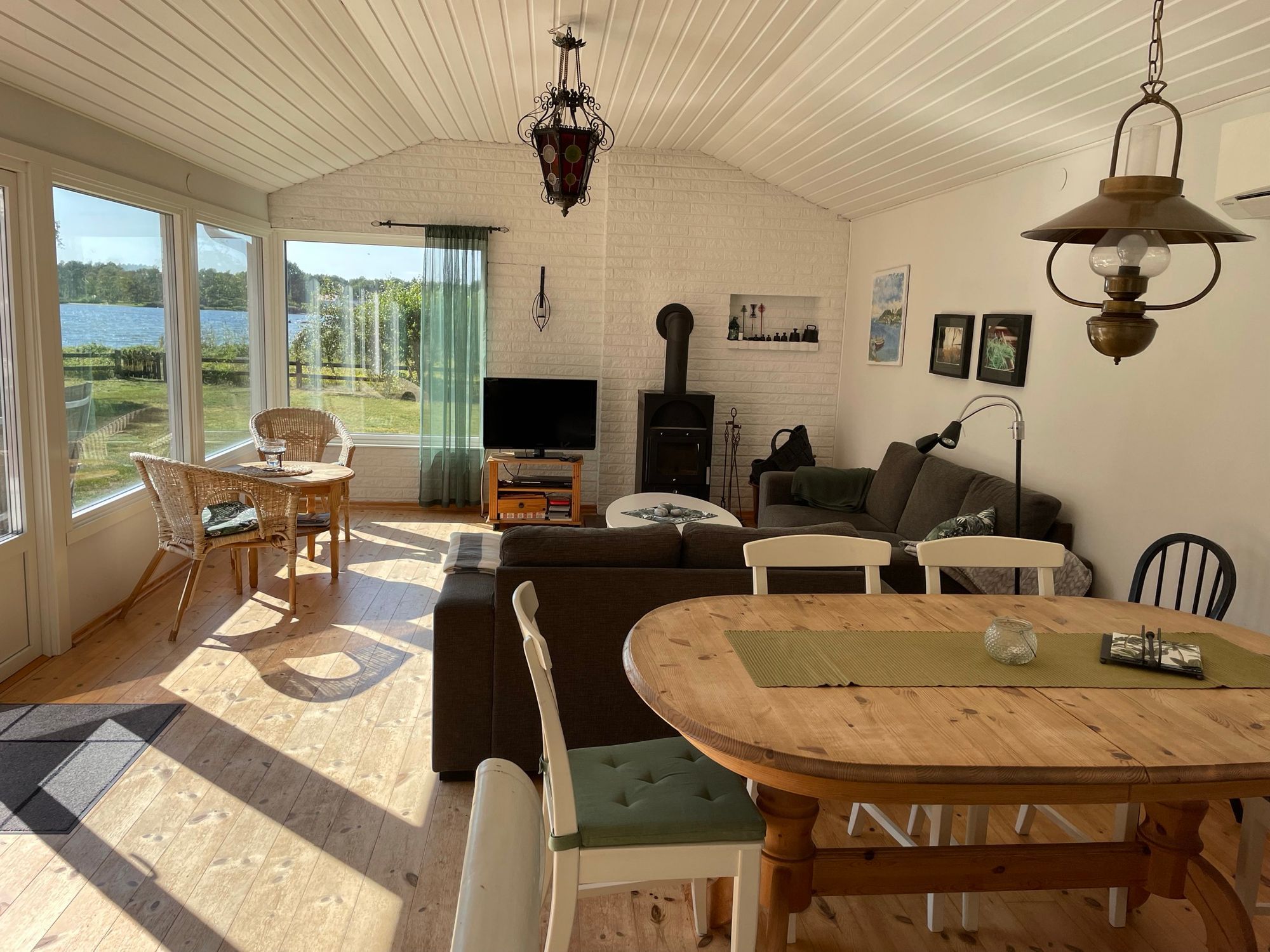 Mysig stuga i Millegarne, 25 m från sandstrand – bild 9 av 13
