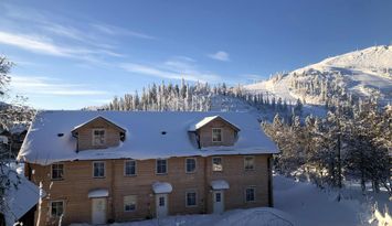 VILLA SKALSVALLEN, Skalets torg, inomhusbordtennis