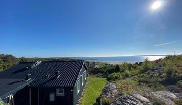 Havsnära stuga med fantastisk utsikt