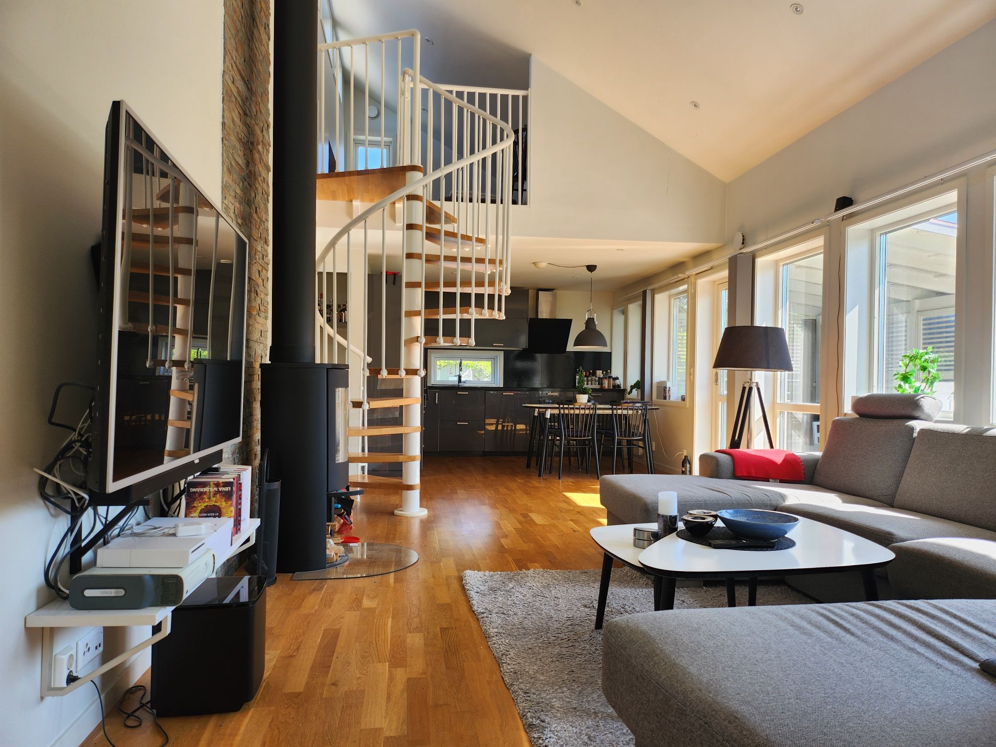 Arkitektritat modernt funkishus i Byxelkrok – bild 2 av 24