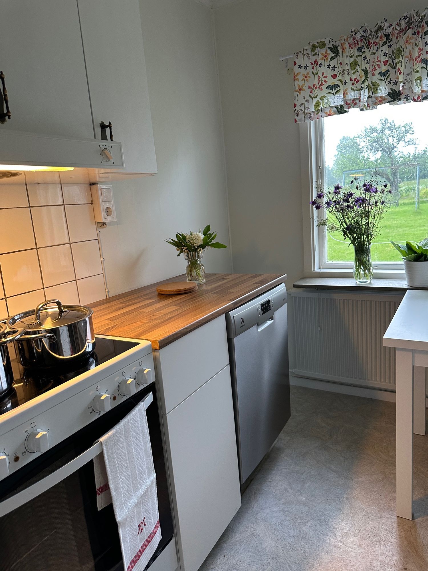 Naturnära boende nära Isaberg och sjö. – bild 2 av 15