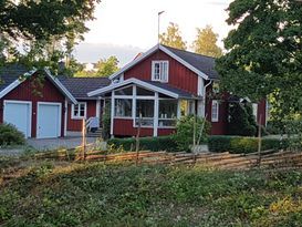 Haus am See auf dem Lande