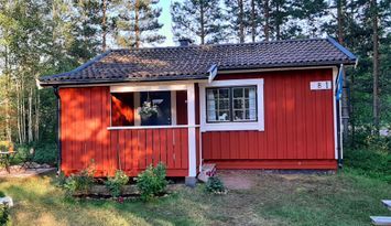 Liten stuga på naturtomt nära Siljan