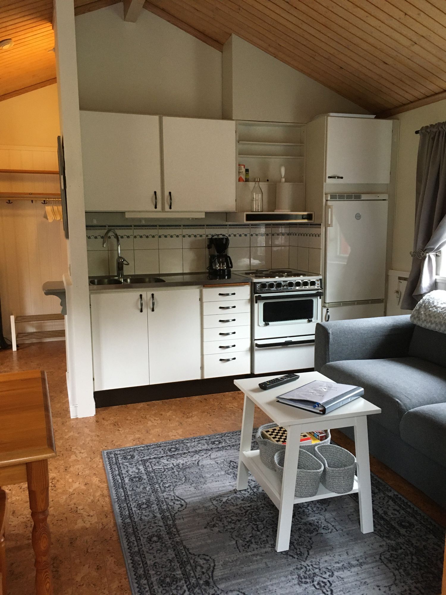 Mysig stuga på Sollerön🏡 250 m till Morgondoppet! – bild 22 av 24