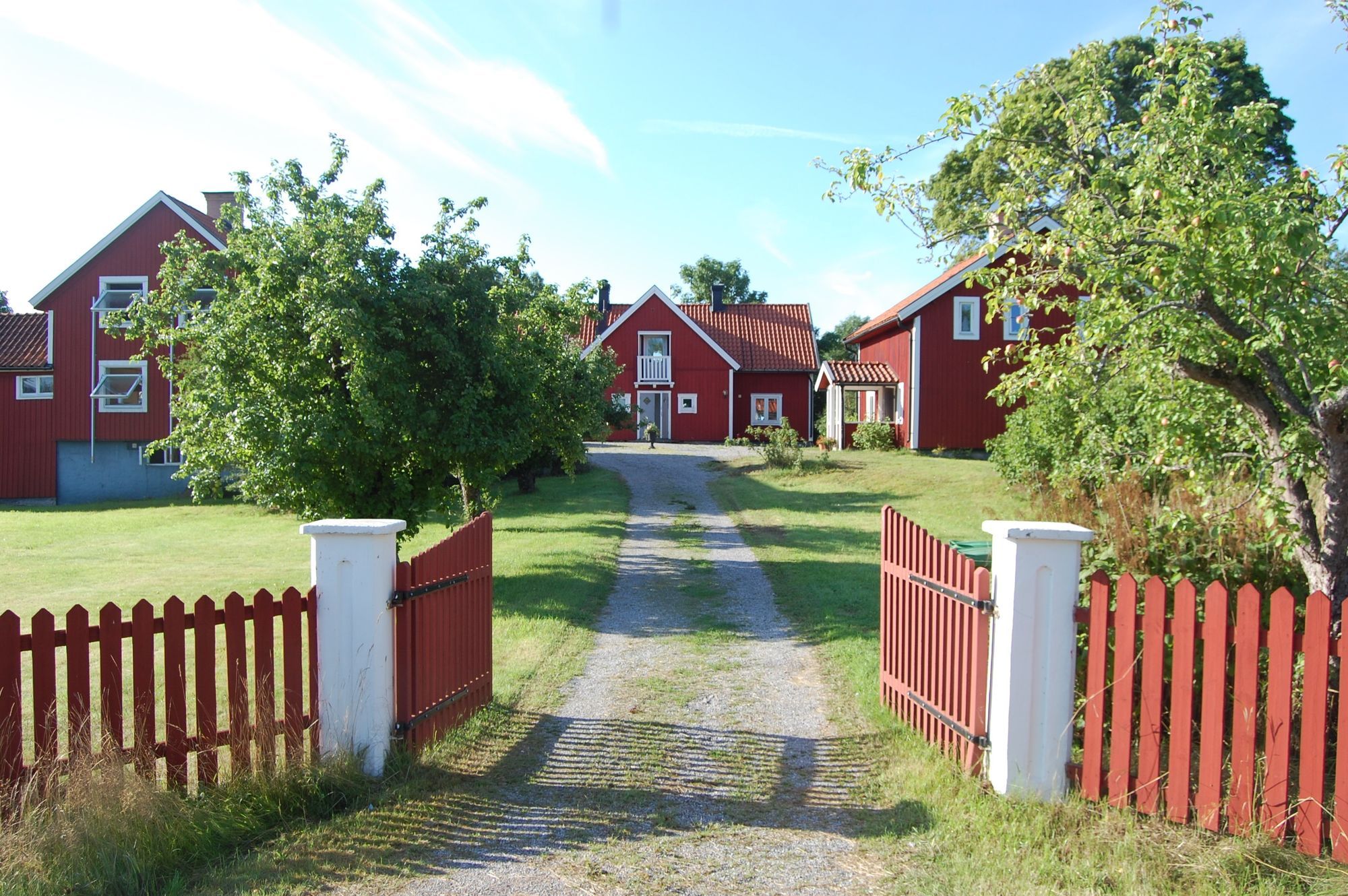 Tre sommarhus på Färingsö