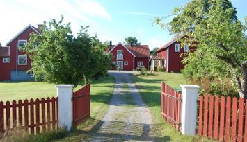 Tre sommarhus på Färingsö
