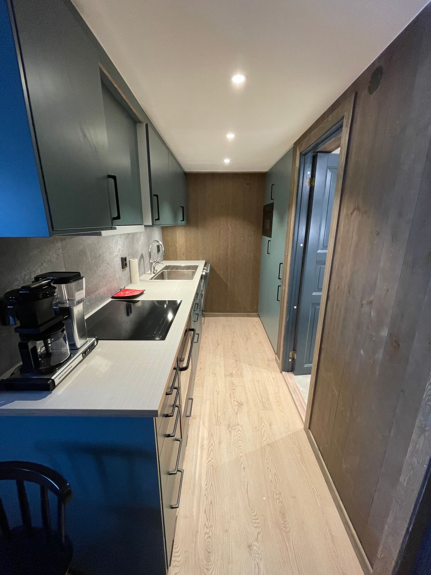 Nyrenoverat hus, 4lgh med västervy vid spåret – bild 24 av 24