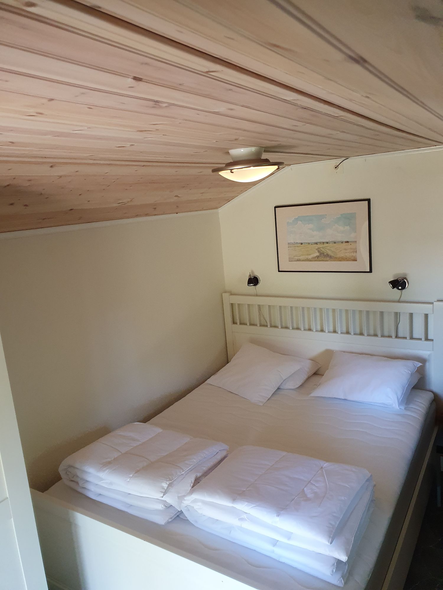 stor enplans villa med lekvänlig trädgård – bild 12 av 18