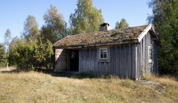 Unik naturnära stuga. Attabacken.