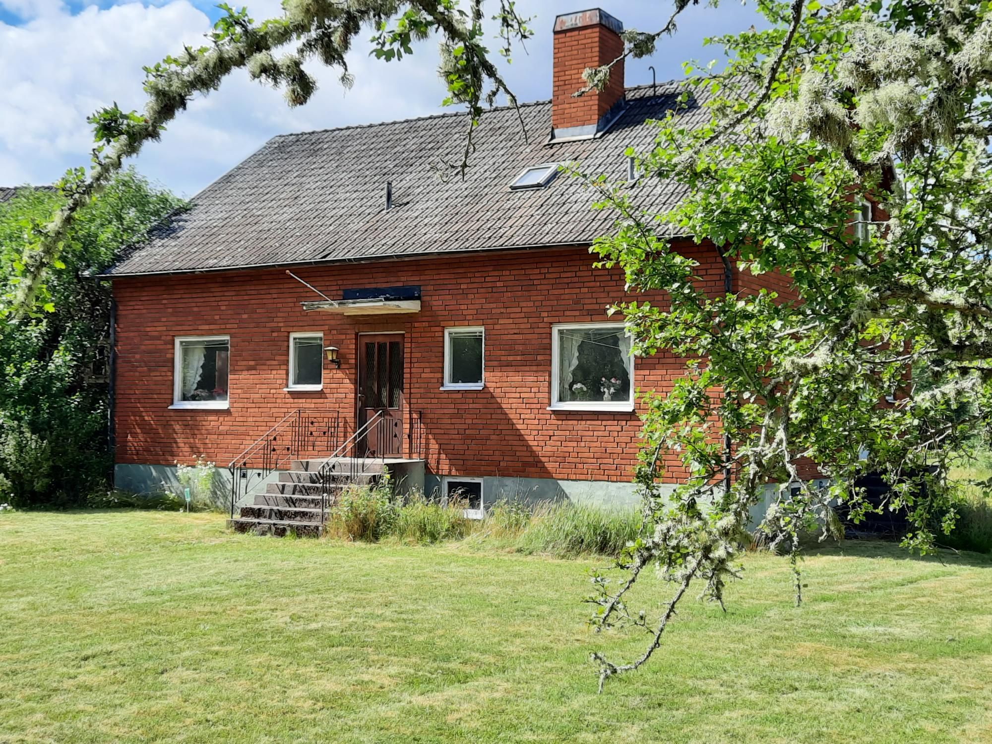 Naturskönt beläget sommarhus i Långasjö Socken