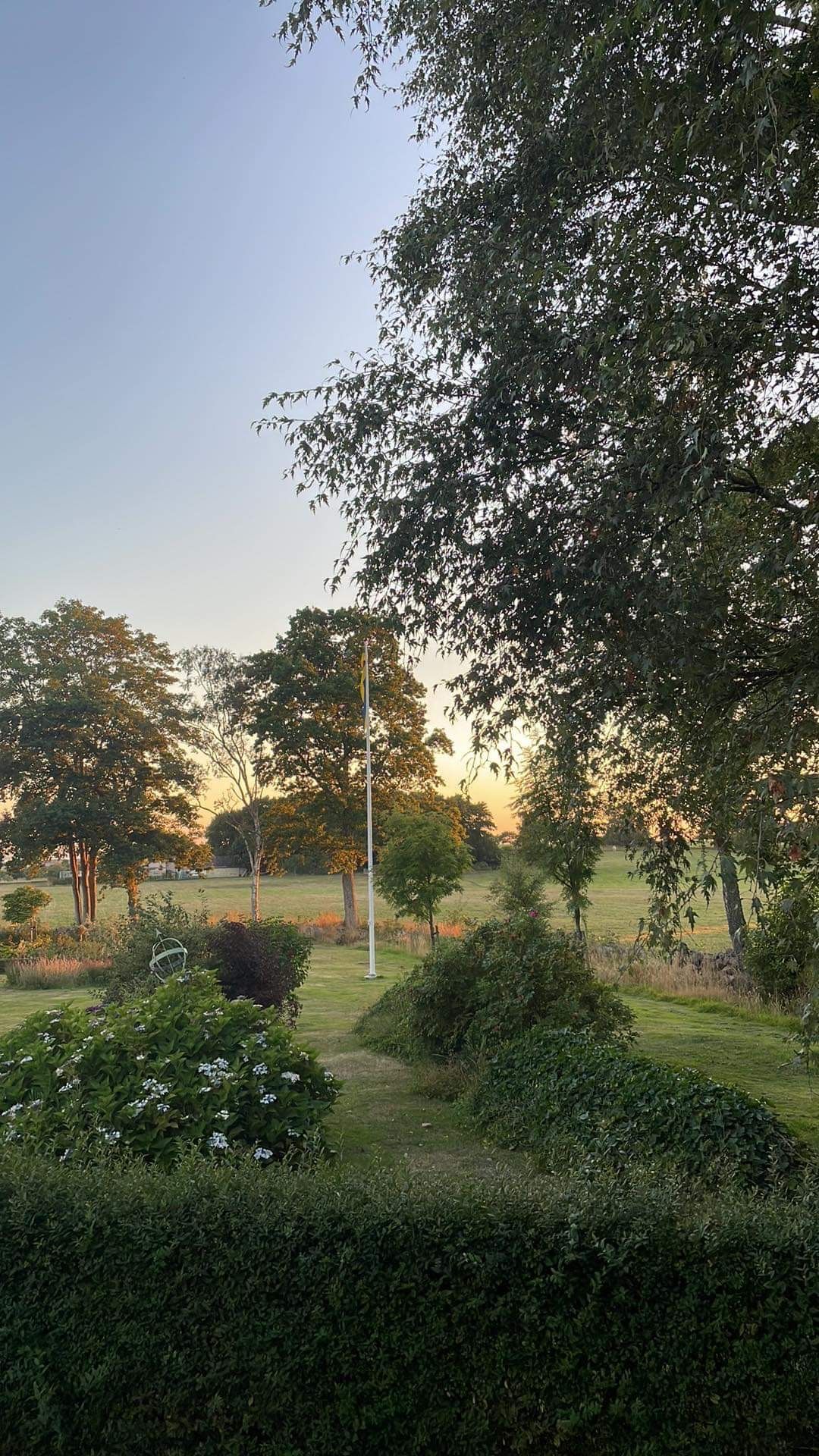 Sommaridyll i vackert stenhus med magiska vyer! – bild 4 av 19
