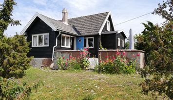 Sommarhus med avskilt, öppet läge. Havsutsikt