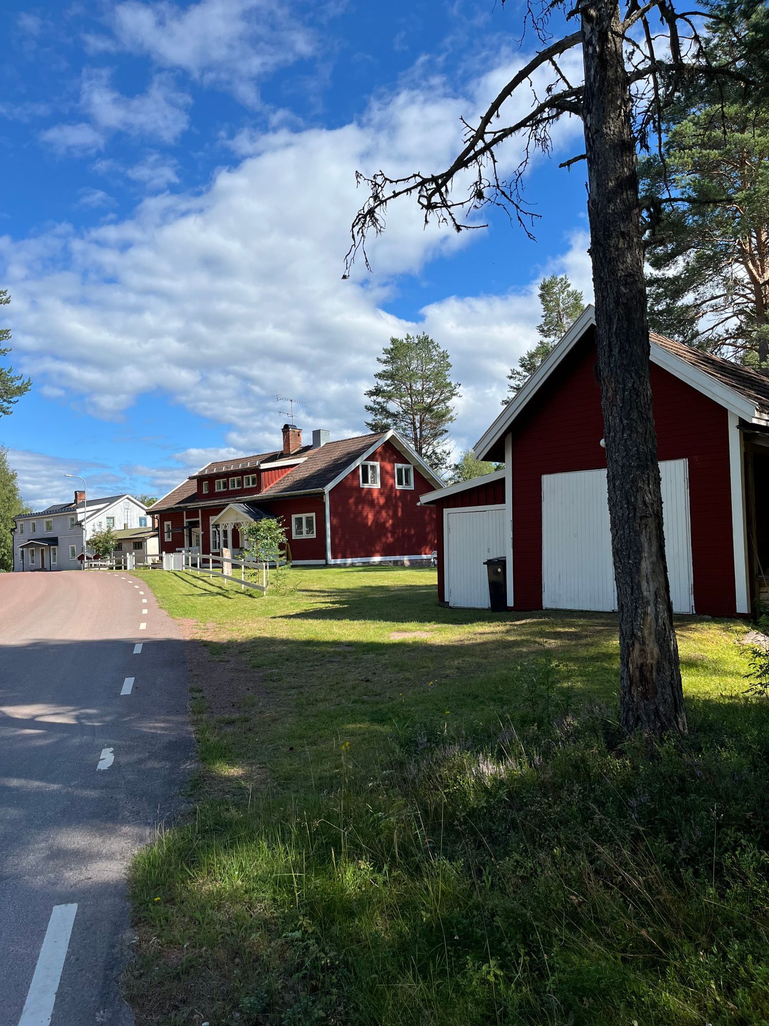 Gammal skola med moderna bekvämligheter – bild 3 av 24