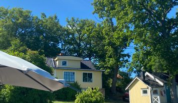 Idyllisk sjötomt med egen brygga