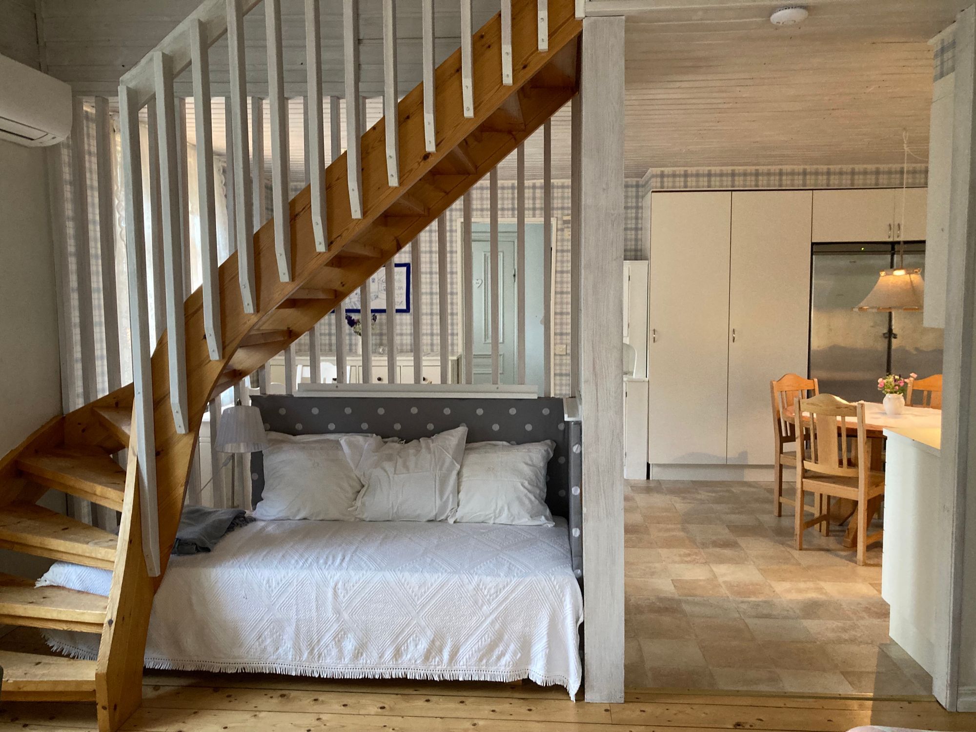 Mysigt hus på landet nära Skara. – bild 14 av 17