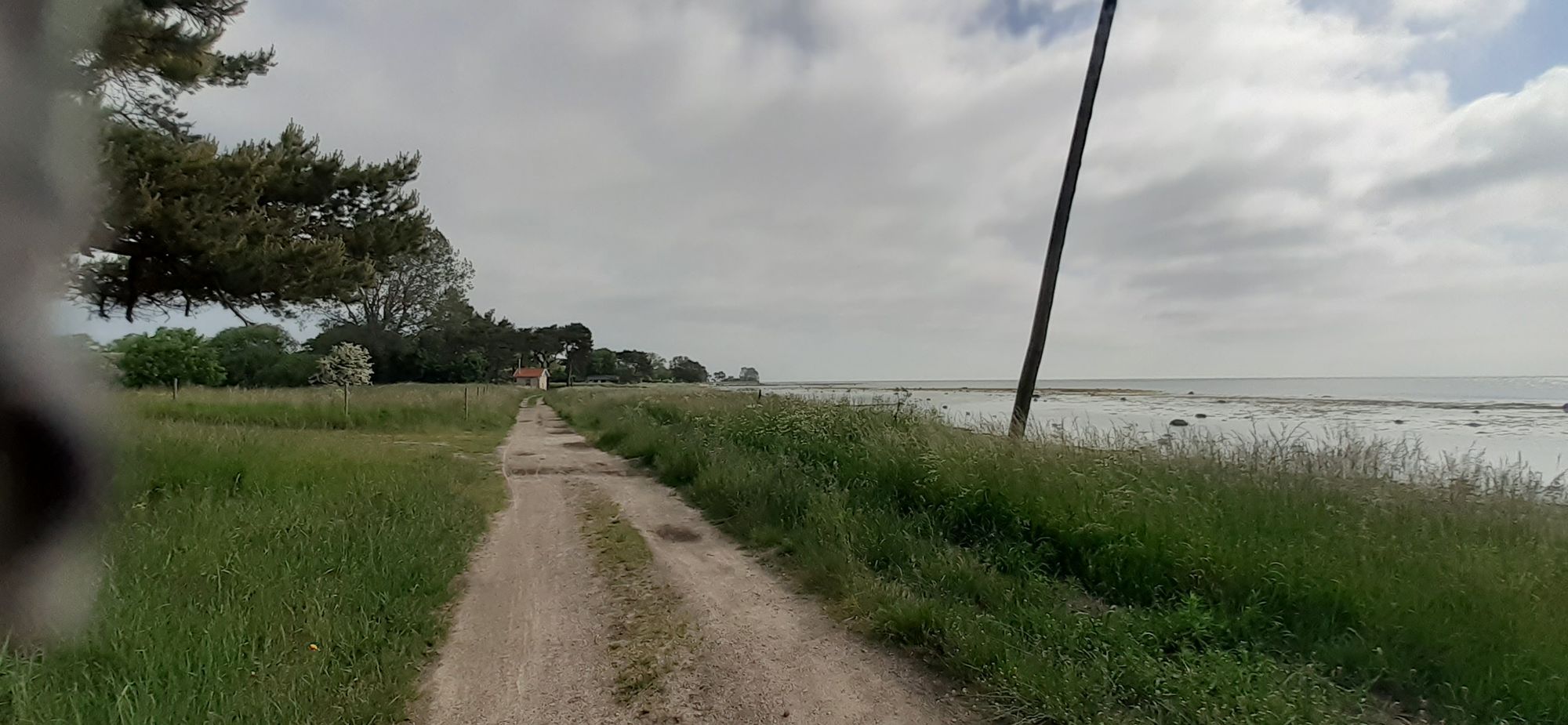 Stuga alldeles vid havet – bild 6 av 17