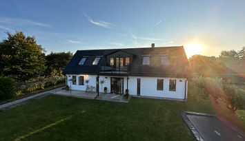 Charmigt havsnära boende på Österlen
