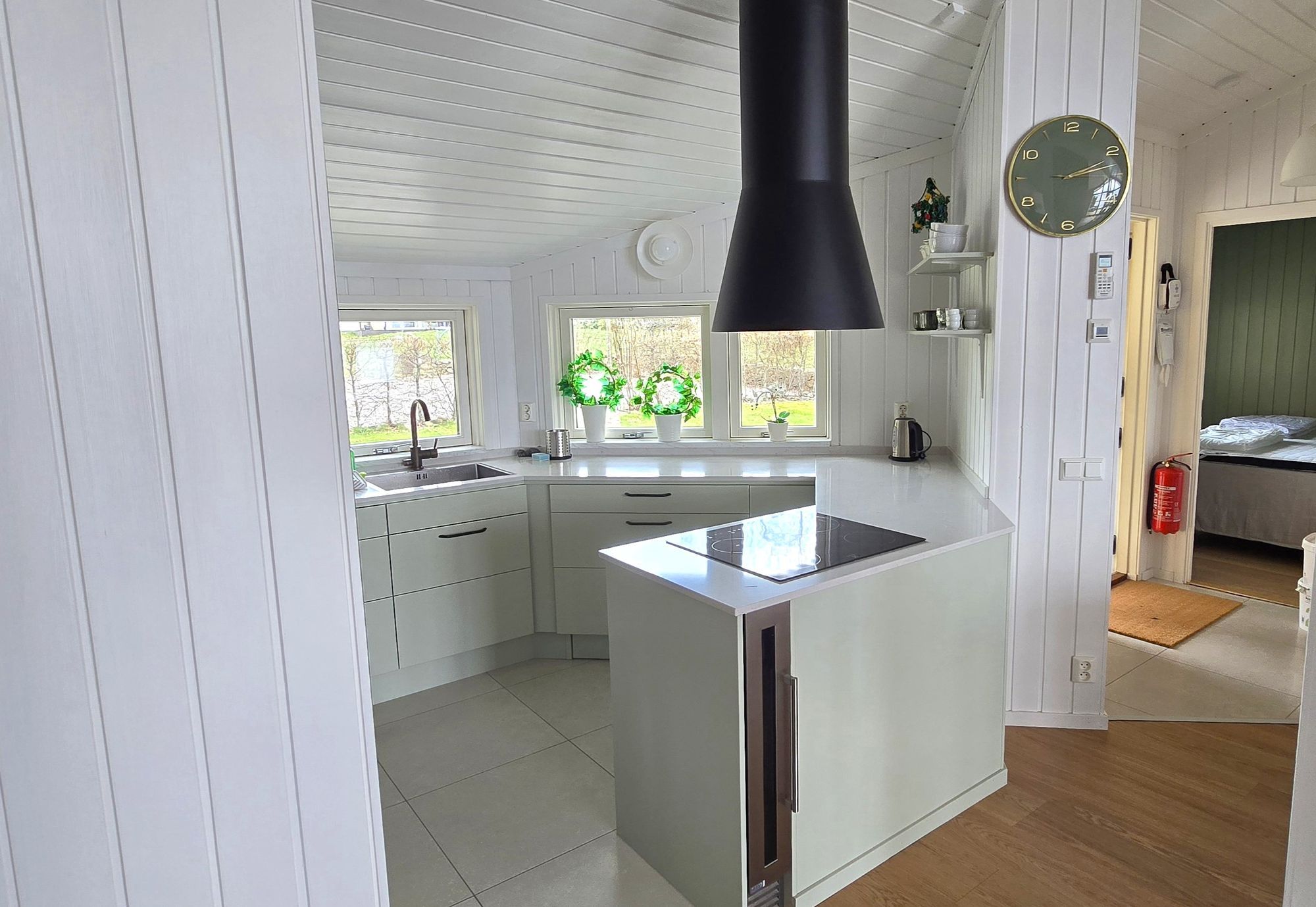 Fin Stuga på sjötomt 6+2 (& 2+2) vid Ringsjöstrand – bild 12 av 24