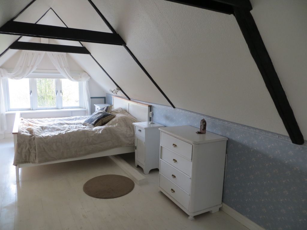 Fyrlängad gård mitt på Österlen – bild 12 av 16