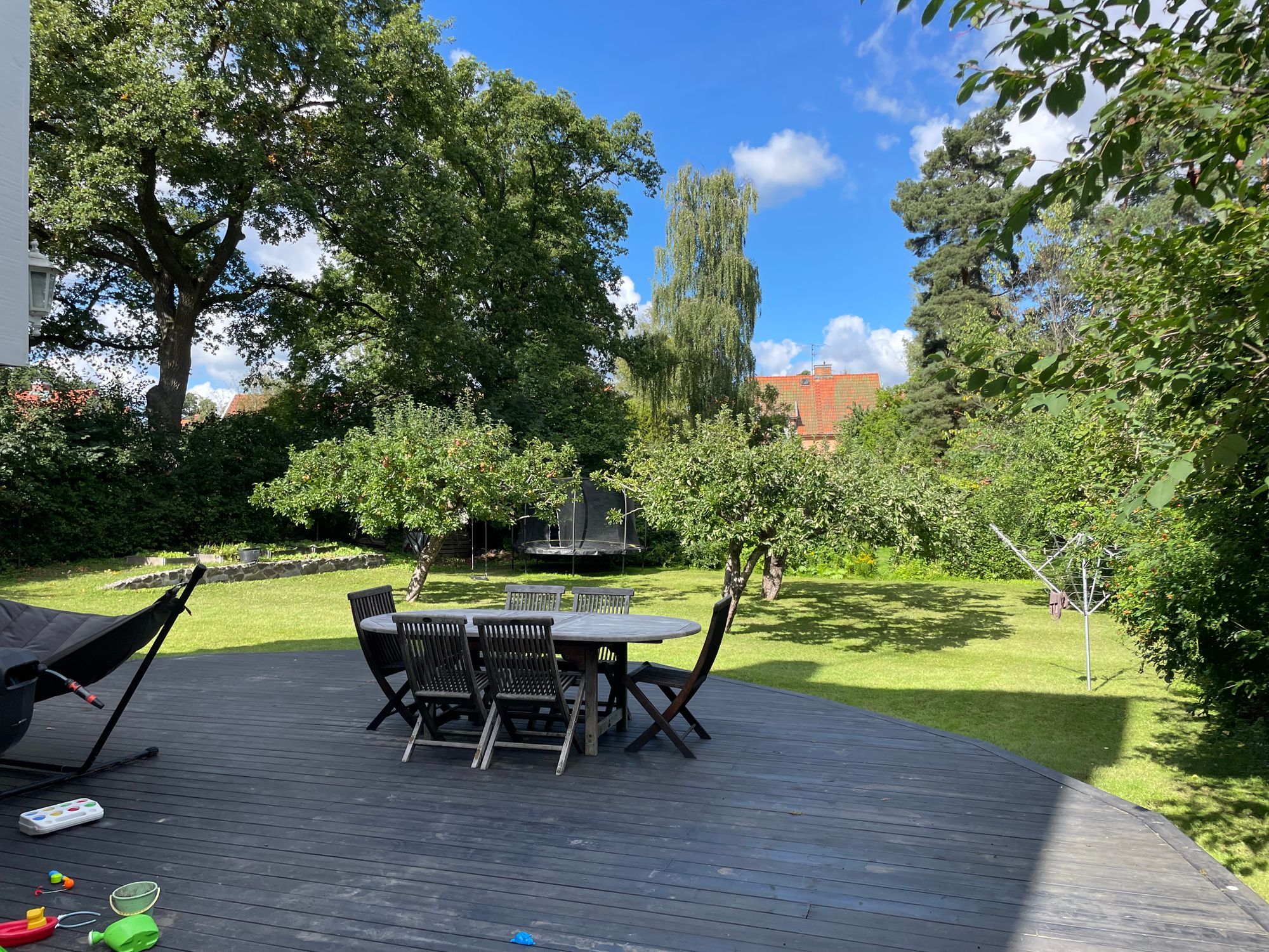 Stor villa ett stenkast från stranden i Äppelviken – bild 2 av 9