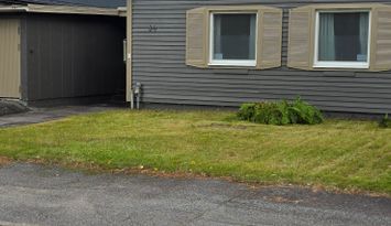 Villa Kjell – Bekvämt enplanshus med egen trädgård