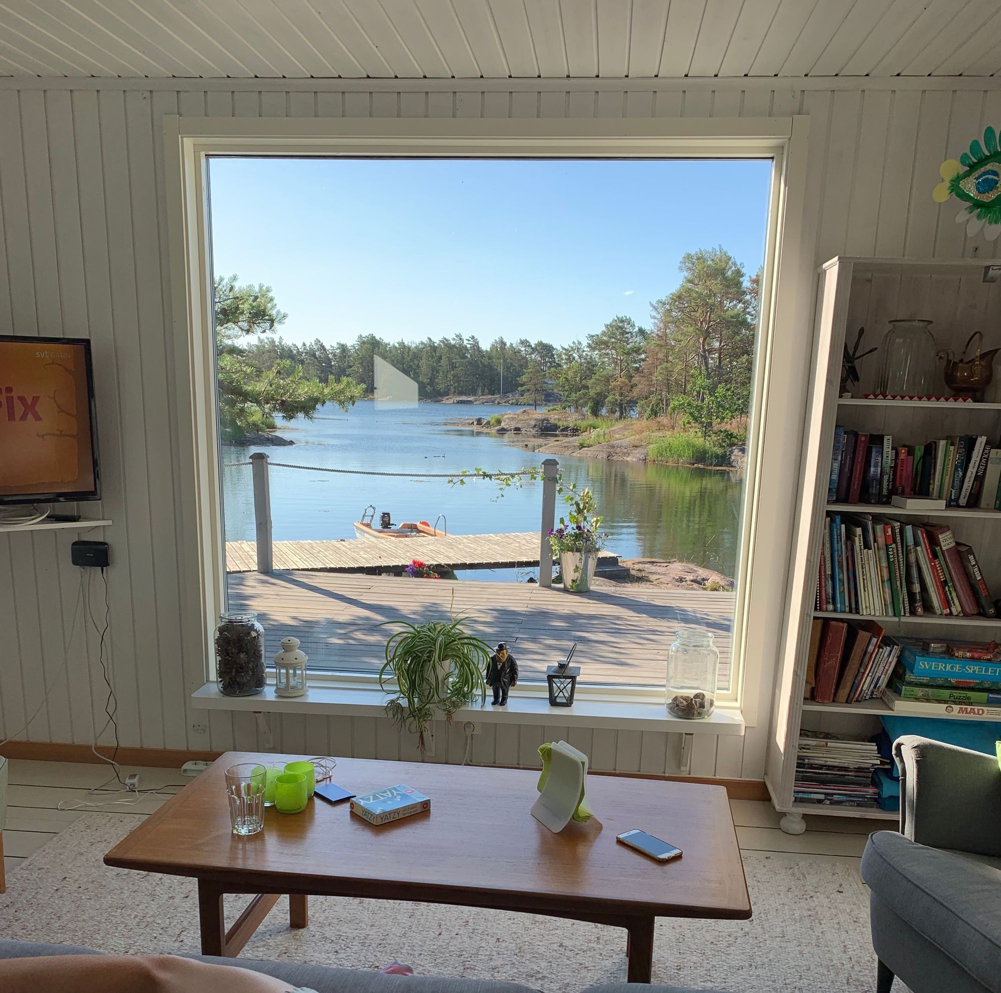 Härligt sommarhus med havstomt och egen brygga – bild 20 av 24