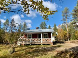 🌲Lugn och stillhet vid sjö i Lapplands-skogen
