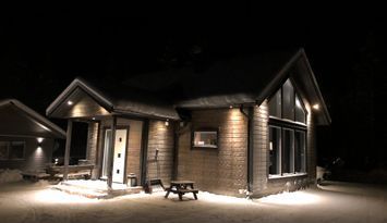 Nybyggd stuga i skidorten Kåbdalis