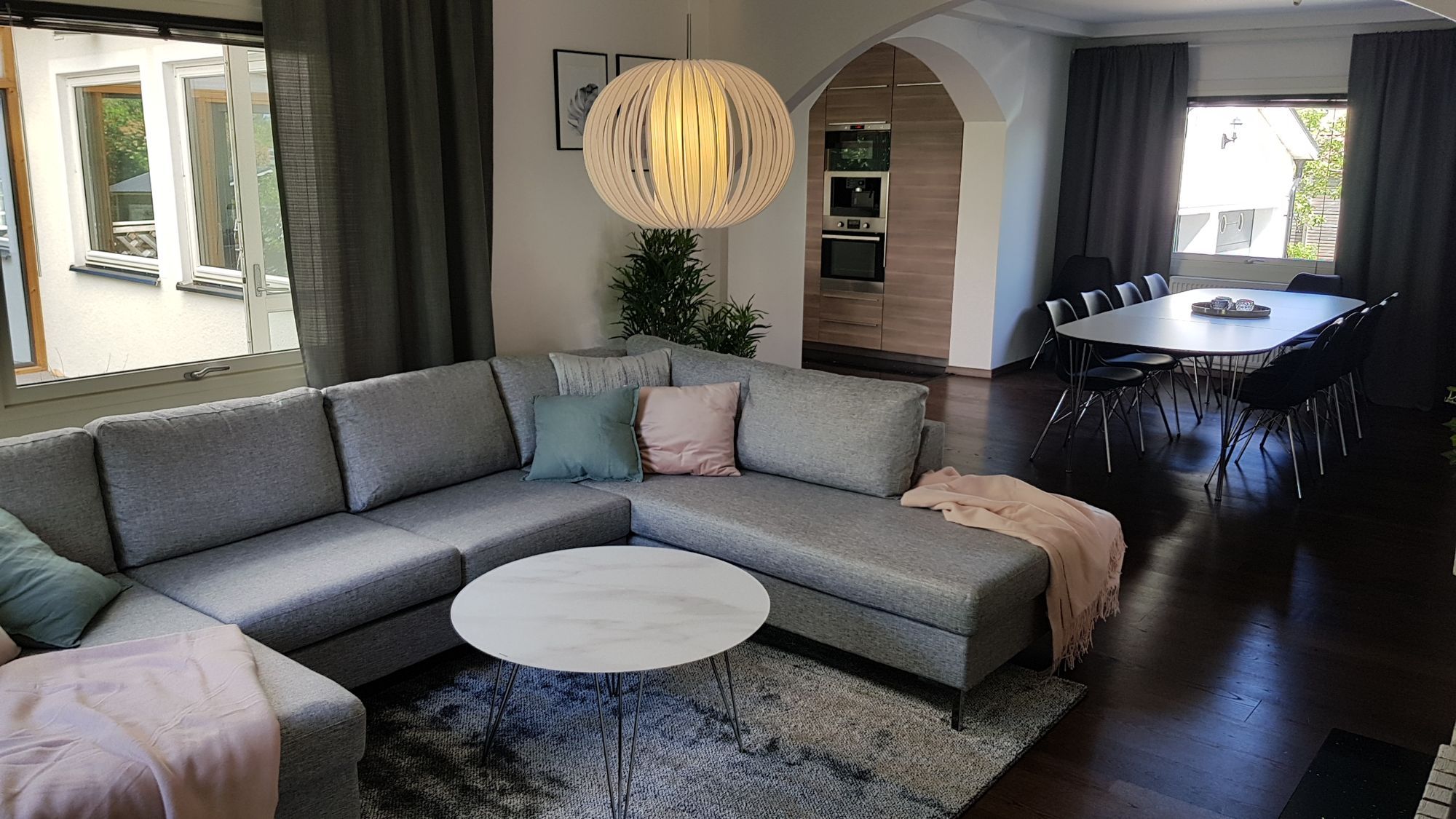 Stor, fin, modernt renoverad villa centralt Visby – bild 2 av 21