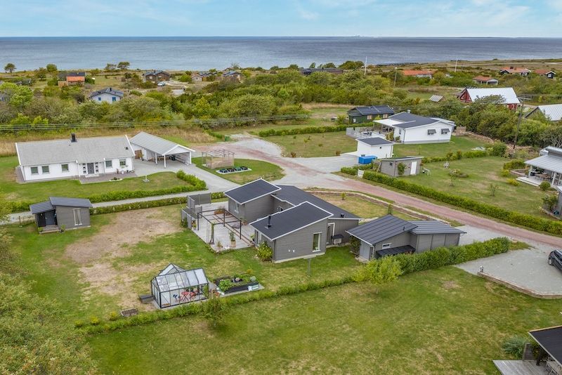 Havsnära fritidshus i vackra Djupvik/Lofta – bild 2 av 15