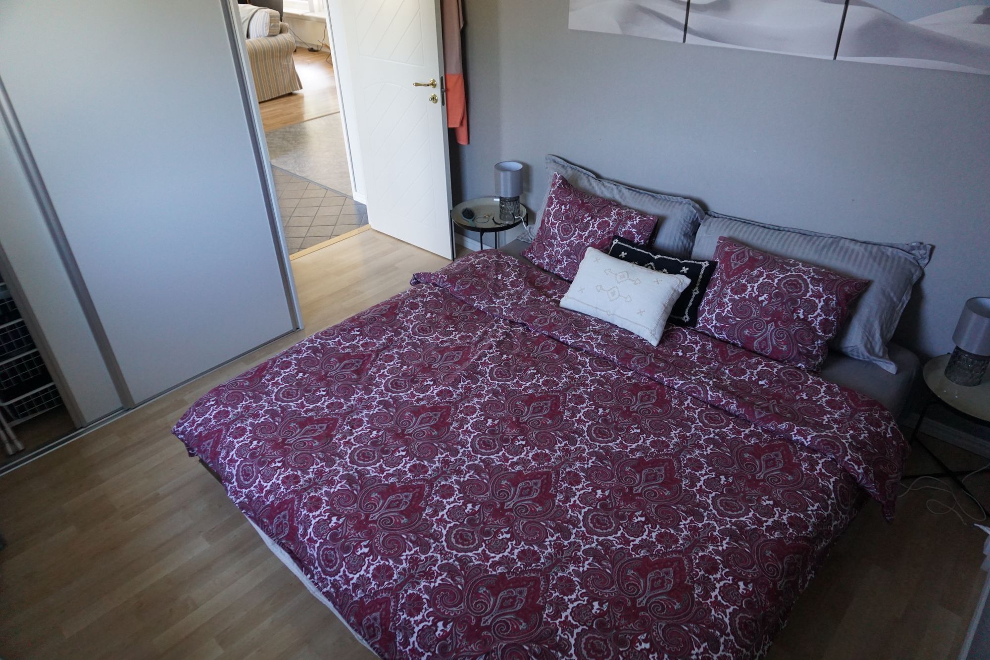 Rofylld sjönära retreat – bild 9 av 16